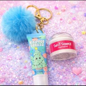 Highlighter + Whipped Vanilla Hand Cream Pom Pom